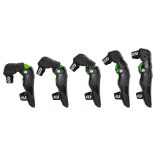 Ufo Syncron EVO csuklós térdvédő, fekete