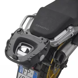   KAPPA KÖZPONTI DOBOZTARTÓ KONZOL CF MOTO MT 700 ADV '25 ( PLATNI NÉLKÜL )