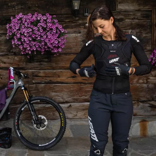LEATT Airflex Női protector,fekete, 2XS