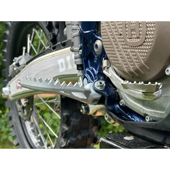 ONEGRIPPER CTRL LÁBTARTÓ KTM MOTOROKHOZ - 5 mm le / 5 mm hátra