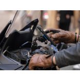 QUAD LOCK ® motor/robogó telefontartó fékfolyadék tartályra