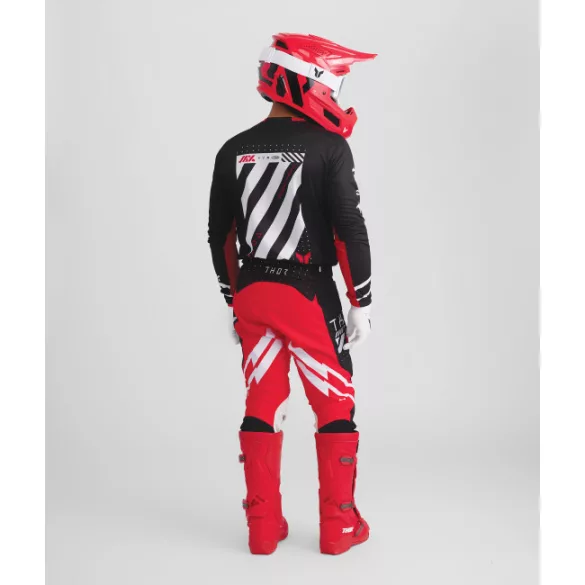 Thor Launchmode futura fekete-piros ruhaszett