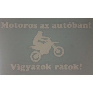 Motoros Az Autóban, fehér cross